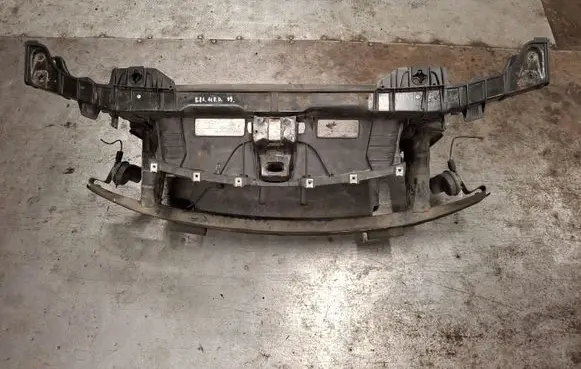 BMW 1 E81 E87 Radiator support slam panel 7193192 7193748 51647193748
