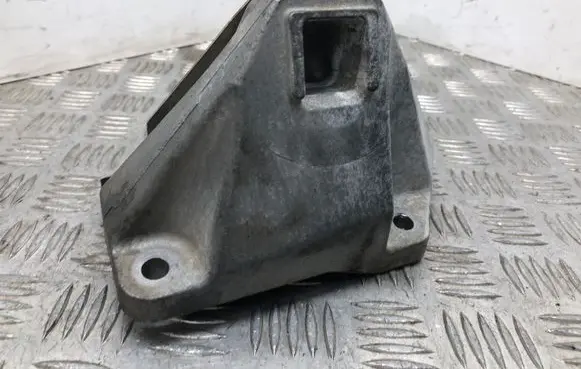 BMW 5 F10 F11 Engine mounting bracket 6777628