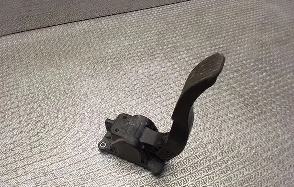 Mercedes-Benz Sprinter W906 Accelerator throttle pedal A9063000404