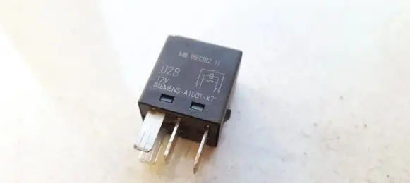 Volvo S40, V40 Other relay MB9533821
