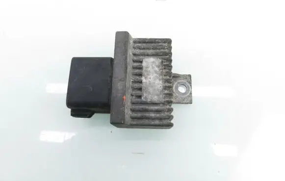 Renault Trafic II (X83) Glow plug pre-heat relay 