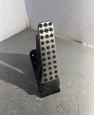 Mercedes-Benz GLC X253 C253 Accelerator throttle pedal A2533000104