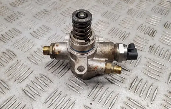 Audi Q5 SQ5 Fuel injection high pressure pump 06M127026H