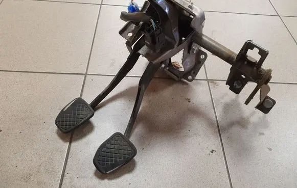 Subaru Forester SH Pedal assembly 