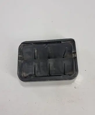 Renault Scenic III - Grand scenic III Quarter panel pressure vent 7700838358