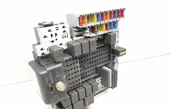 Volvo XC90 Fuse module 30679527