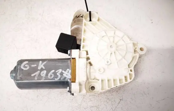Mercedes-Benz E W212 Rear door window regulator motor A61041110