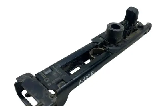 Mercedes-Benz Vito Viano W639 Seat belt height adjuster 566097400B