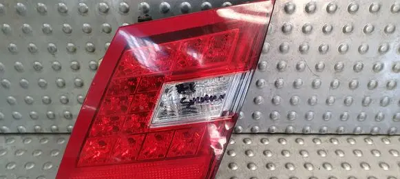 Mercedes-Benz E W212 Tailgate rear/tail lights A2128200864