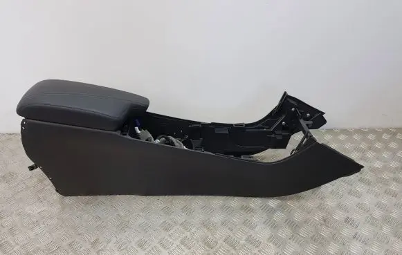 Infiniti Q30 Center console 969925DF0A 969105DF0A
