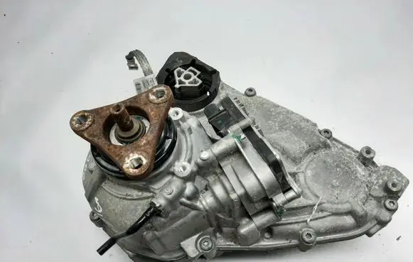 BMW X3 F25 Gearbox transfer box case 8643151 7601800