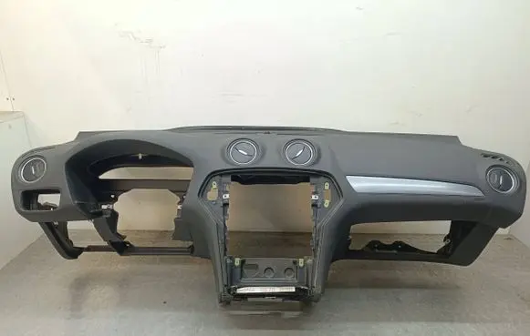 Ford Mondeo MK IV Dashboard 7S71A04310AW 1155901