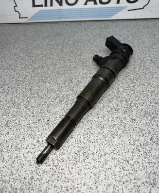 BMW 7 E65 E66 Fuel injector 0445110131 7789661