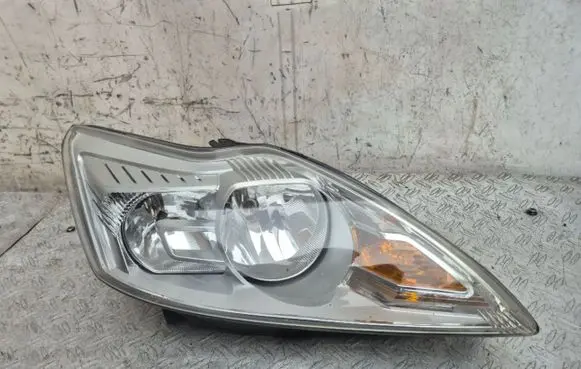 Ford Focus Headlight/headlamp 8M5113W029BD