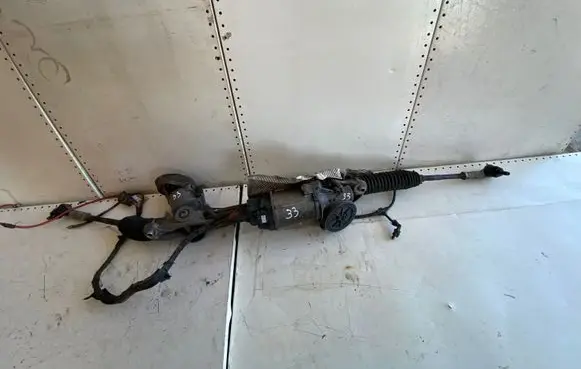 Volkswagen Golf VII Steering rack