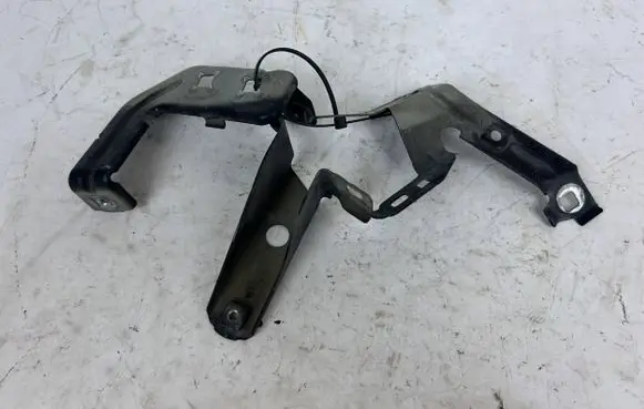 BMW 4 F36 Gran coupe Fender mounting bracket 7293726 7293728