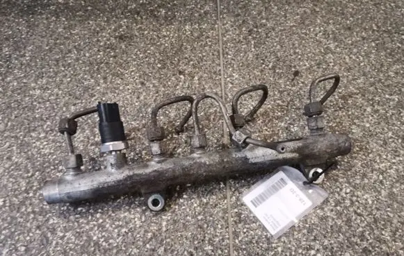 Renault Scenic I Fuel main line pipe 0445214015 7700111013