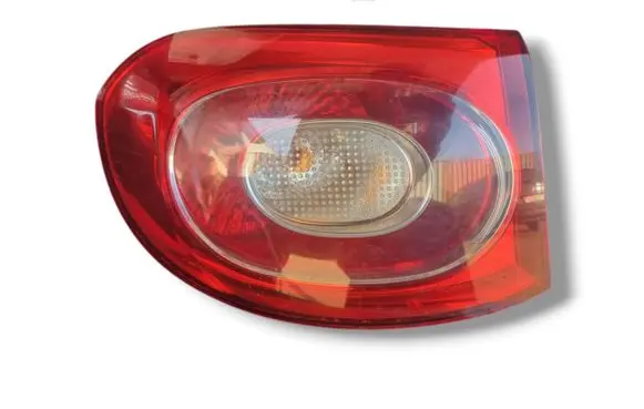 Volkswagen Tiguan Rear/tail lights 5N0945095H