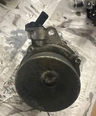 BMW 5 E60 E61 Vacuum pump 7791232