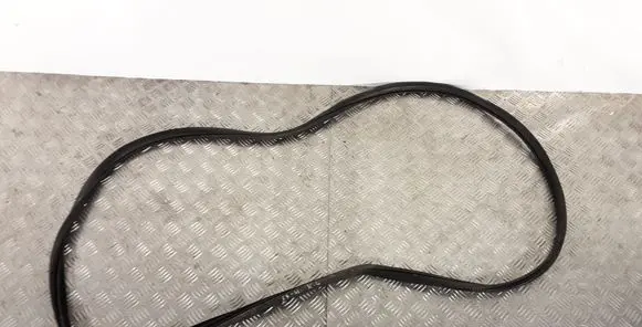 Suzuki SX4 S-Cross Rear door rubber seal (on body) 