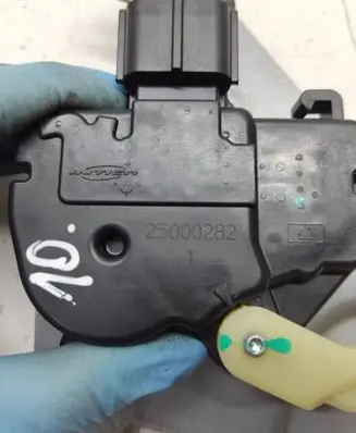 Chrysler Grand Voyager V Rear lock motor 25000282 3016679