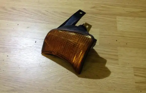 BMW 5 E34 Front indicator light 1384033