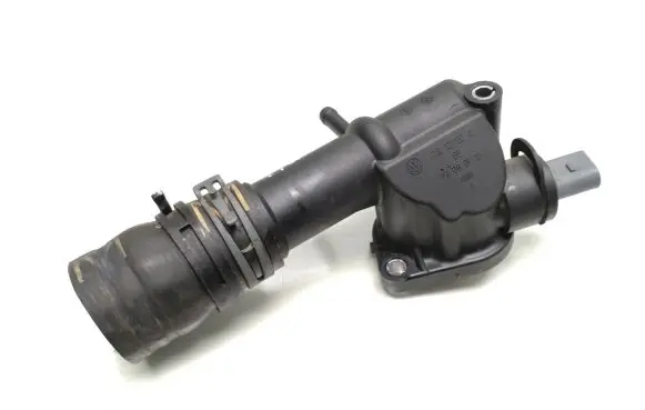 Audi A6 S6 C6 4F Engine coolant pipe/hose 03L121132A