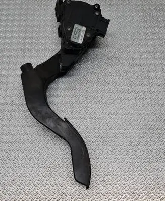 Volkswagen PASSAT B5.5 Accelerator throttle pedal 8D1721523F 6PV00837603
