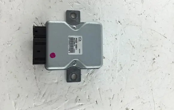 Mazda 6 Fuel injection pump control unit/module PE0218561