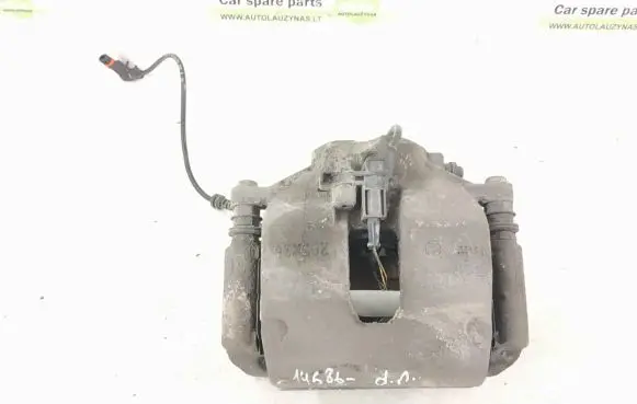 Mercedes-Benz C W204 Front brake caliper 2044212681 A2044212681