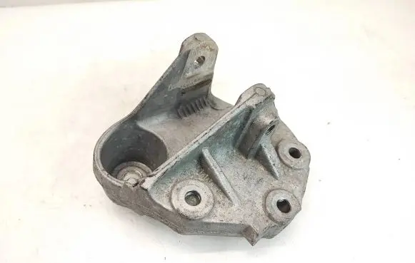 Peugeot 508 Engine mounting bracket 9647646380