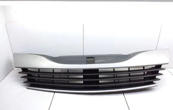 Renault Laguna II Front bumper upper radiator grill 8200012581