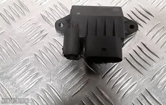 Mercedes-Benz E W211 Glow plug pre-heat relay a6429007801