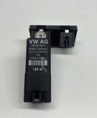 Skoda Superb B6 (3T) Glow plug pre-heat relay 038907281D WL051299023