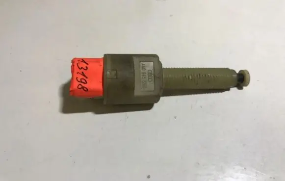 Audi A4 S4 B5 8D Brake pedal sensor switch 4a0945515a