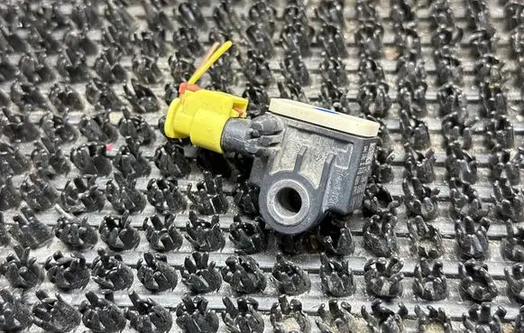 Porsche Cayenne (92A) Airbag deployment crash/impact sensor 7P0959651