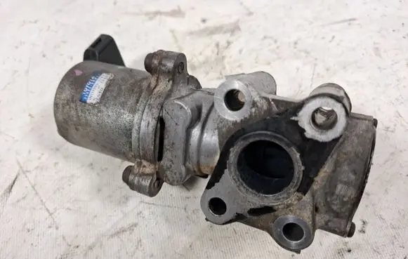 Toyota Corolla Verso AR10 EGR valve 256200R011 VN1350007141