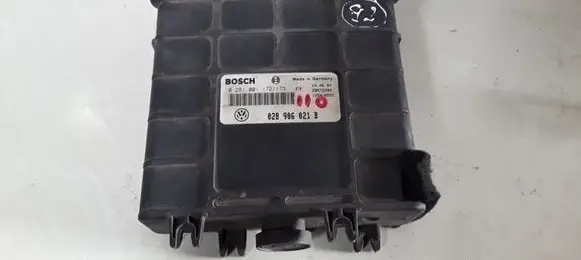 Volkswagen PASSAT B4 Engine control unit/module 0281001172173 028906021B