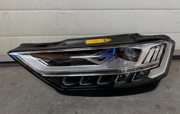 Audi A8 S8 D5 Headlight/headlamp 4N0941085