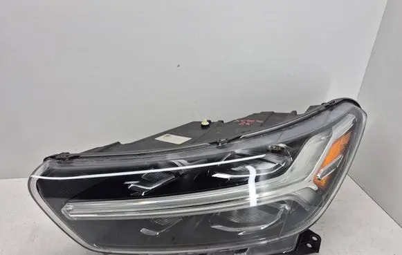 Volvo XC40 Headlight/headlamp 32228549