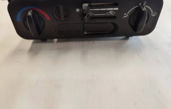Mitsubishi Pajero Sport I On-board computer control switch MR39146