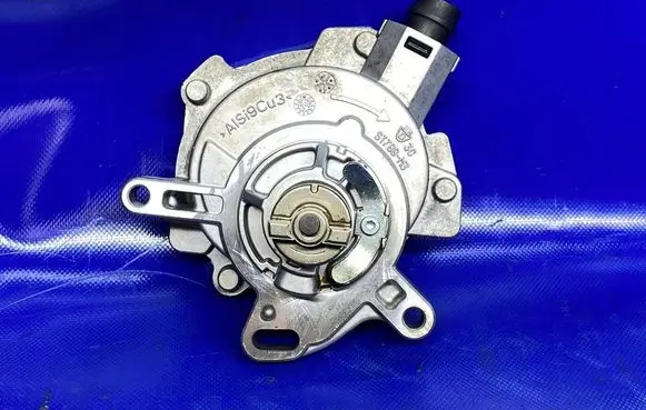 Ford Kuga II Vacuum pump BM5G2A451EC D87TA 20140310