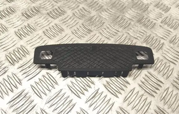 Audi A3 S3 8P Dash center speaker trim cover 8P0857367
