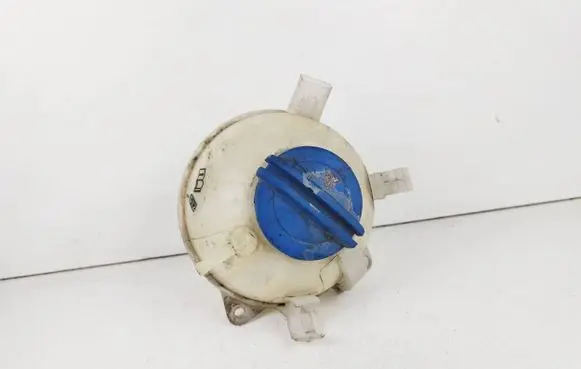 Coolant expansion tank/reservoir