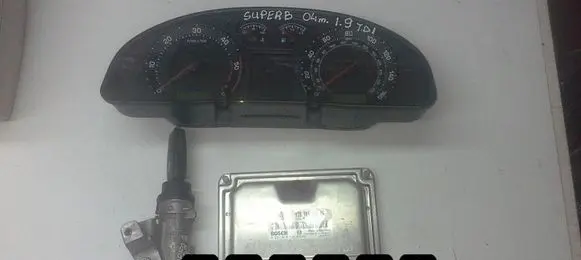 Skoda Superb B5 (3U) Engine control unit/module 0281010928