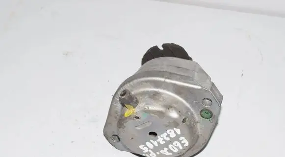 BMW 5 E60 E61 Engine mount bracket 22116774620 6774620