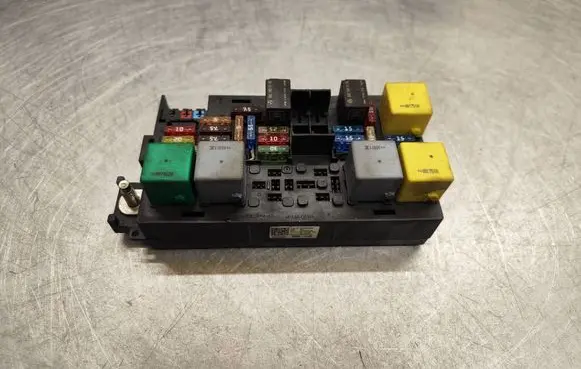 Mercedes-Benz ML W164 Fuse box set A1645402972 5072426 13602217