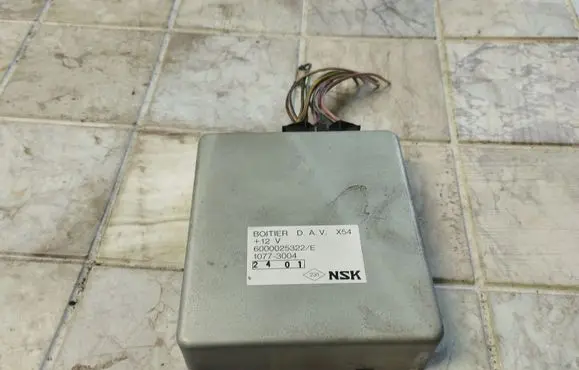Renault Safrane Power steering control unit/module 6000025322 10773004