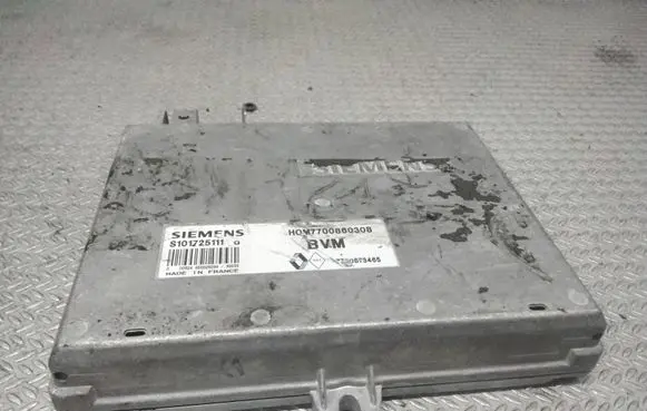 Renault Laguna I Engine control unit/module S101725111 HOM7700860308