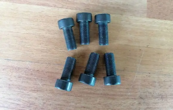 Dacia Sandero Flywheel bolts 123153058R